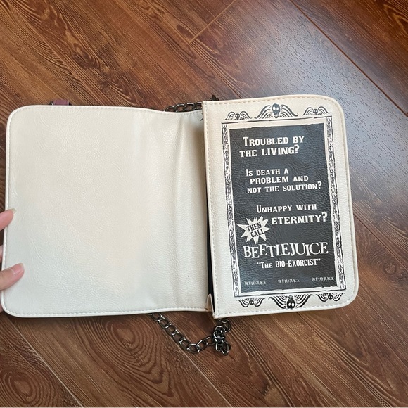 Beetlejuice Handbook for the Recently Deceased purse handbag crossbody Hot Topic - Picture 5 of 9